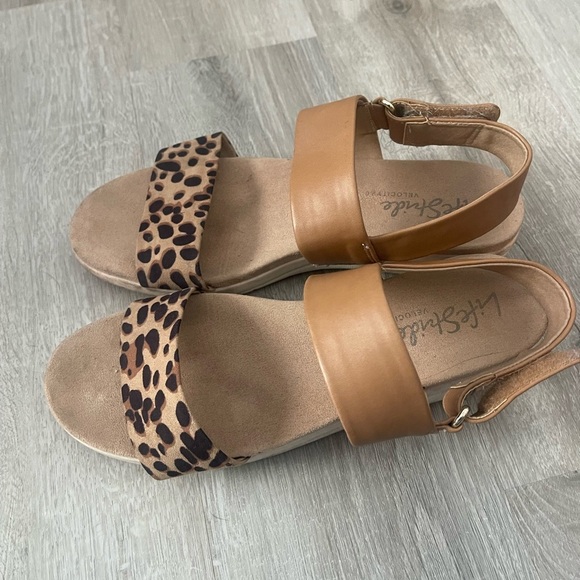 LifeStride Peaceful Women's Sandals & Flip Flops Leopard Size 9 - Picture 3 of 4